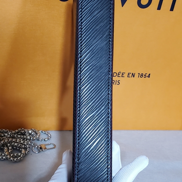 Authentic Louis Vuitton Epi Black Felicie Pochette (SOLD) - Picture 8 of 16